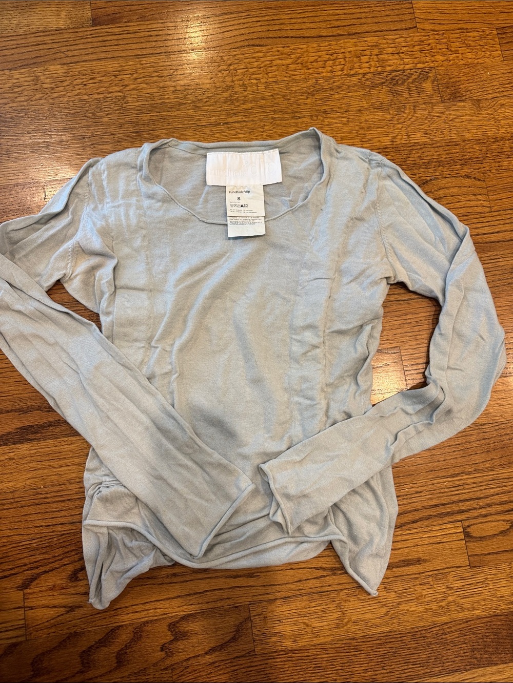 Rundholz Dip Light Gray Women’s Long-Sleeve Scoop Neck Light Sweater Top